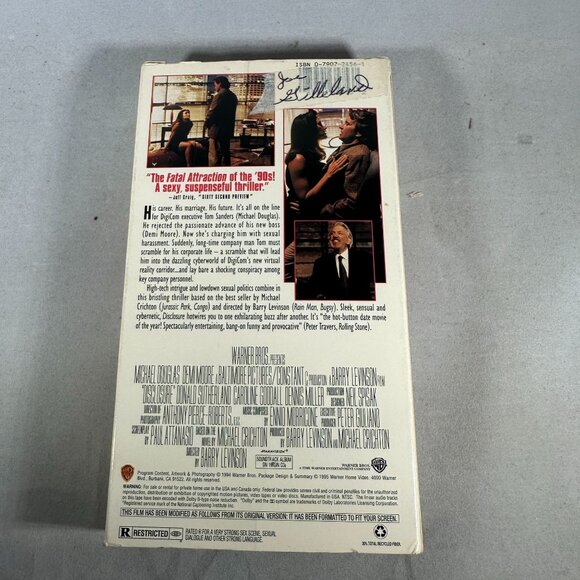Michael Douglas Demi Moore Disclosure R Thriller Warner Bros VHS Video 129 Min - Picture 2 of 3